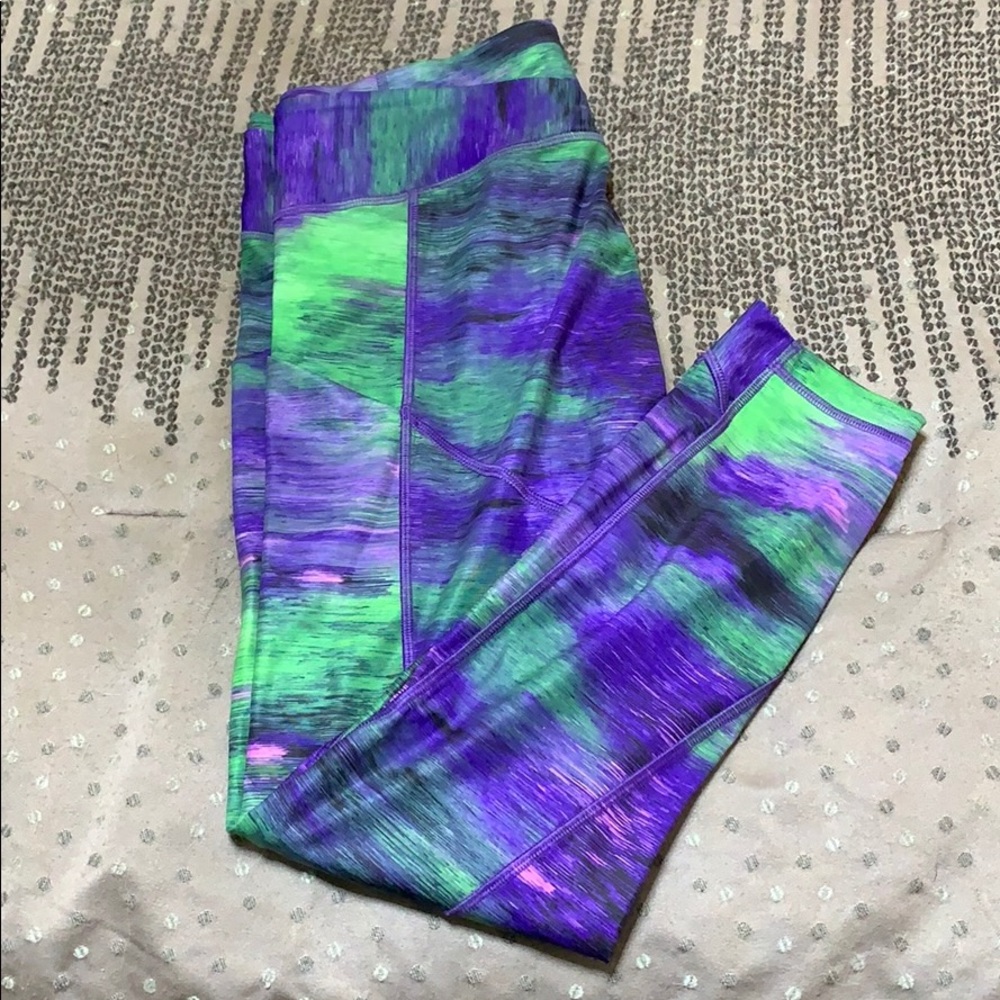 Lululemon Speed up tight LIKE NEW 8